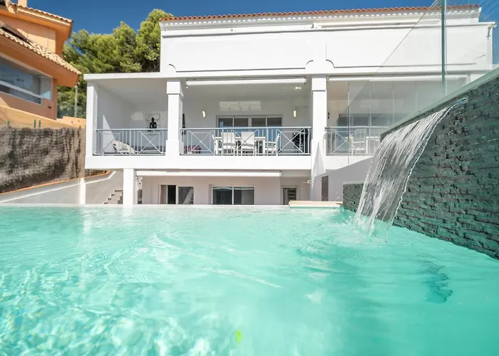 Lovely Home In Marbella With Swimming Pool