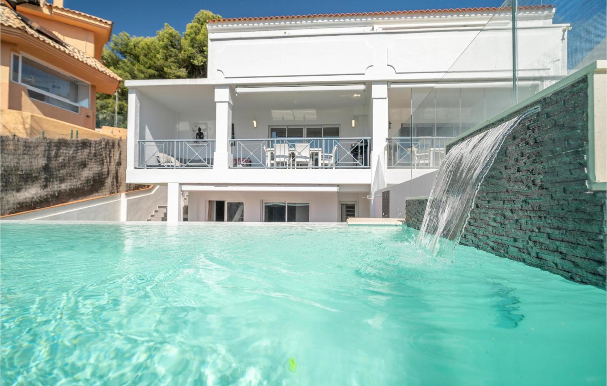 Сasa de vacaciones Lovely In With Swimming Pool *